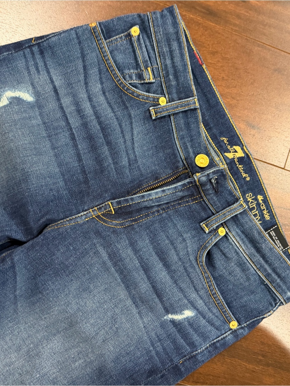 7 For All Mankind womenโs ankle Jean size 29